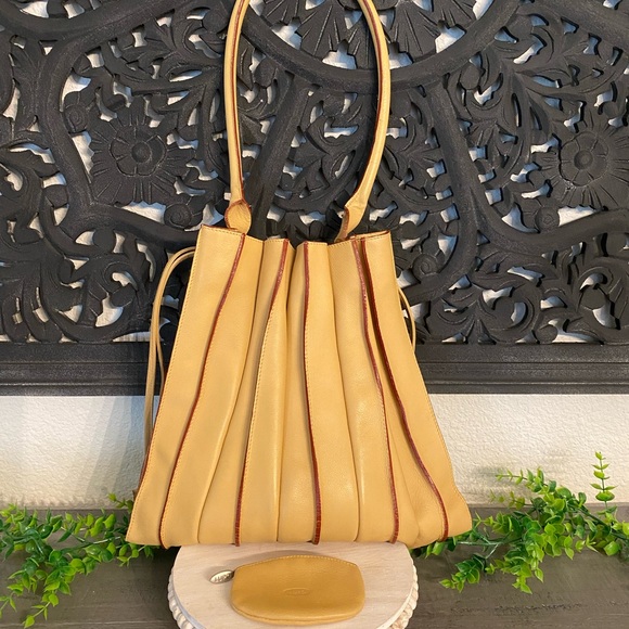 Lupo Barcelona Tan and Brown Shoulder Bag with coin bag - Picture 1 of 10